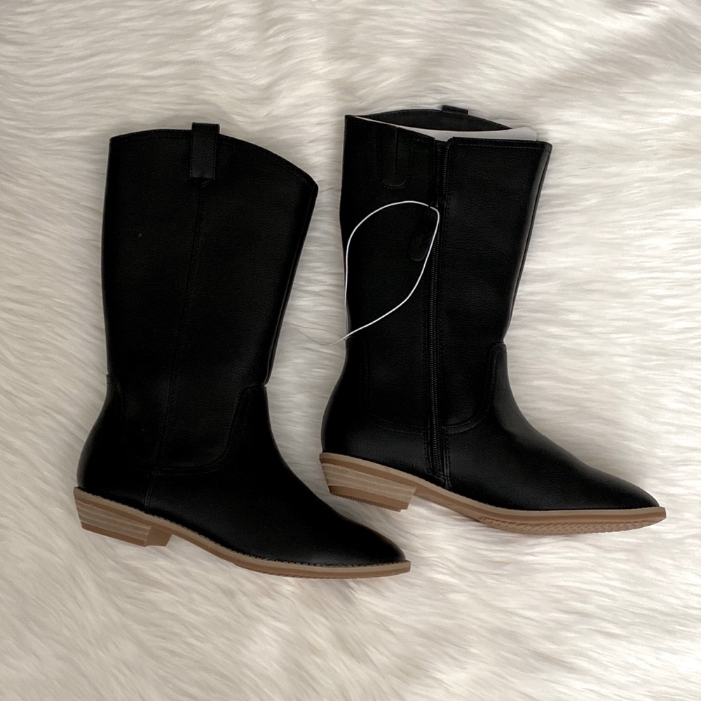 Girls black boots 👢
